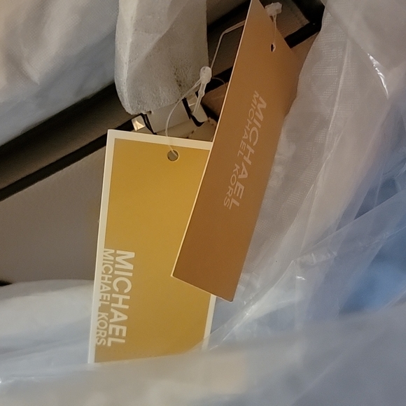 Michael Kors BRAND NEW 3-in-1 Tote - Picture 3 of 7